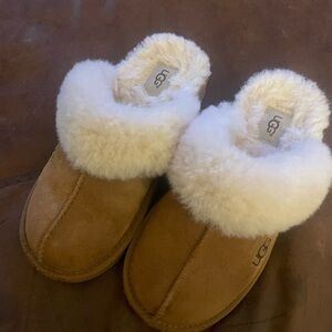 UGG Chestnut Slippers with Cream Lining